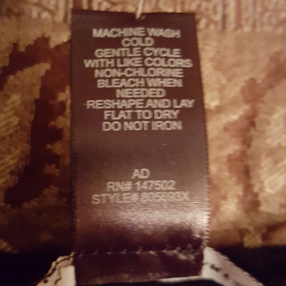 🤑🤑🤑..SOLD..🆕️Ashley Stewart short - Picture 3 of 3